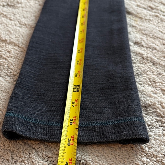 Lululemon athletica Woman’s Size 4 Black and Gray Leggings - Picture 5 of 8